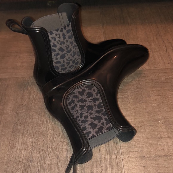 London Fog rain booties. Size 38. Very good condition - Picture 2 of 5